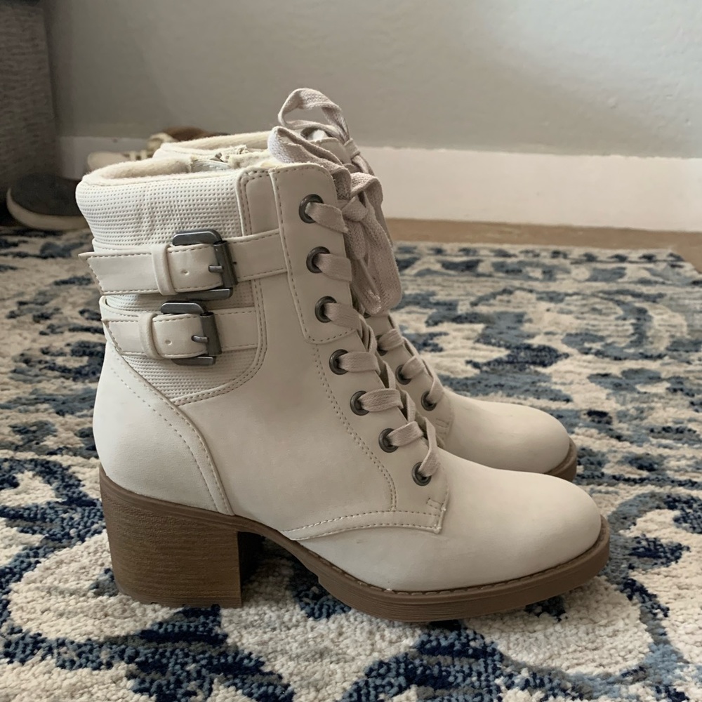 Fergie Women’s Greer Block Heel Biker / Hiker Bootie Size 5.5